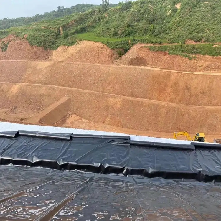 樱花草在线社区膜+压实防渗黏土的复合衬垫系统小约1个数量级